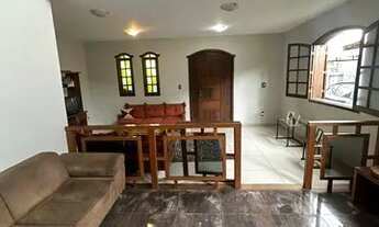 Imagem 3: Casa para venda possui 380 metros quadrados com 4 quartos em Santa Amélia - Belo Horizonte