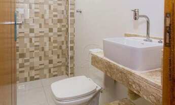 Imagem 7: Casa Sobreposta Baixa, com 3 dormitórios sendo 2 suítes, Quintal, 2 Vagas, à venda, 150 m²