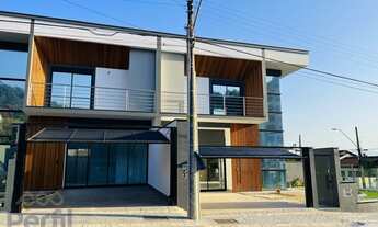 Imagem: Casa no bairro Saguaçu com 3 suítes e