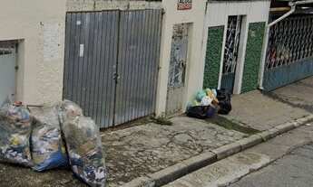 Imagem 6: Casa com renda, terreno com casas com renda