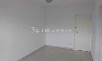 Imagem 2: Apartamento com sala, 2 quartos e vaga