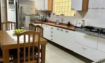 Imagem 4: Sobrado para venda possui 100 metros quadrados com 3 quartos