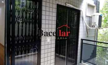 Imagem 5: Colado ao metrô Saens Pena