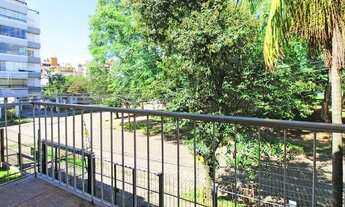 Imagem 3: Casa para venda possui 1858 metros quadrados com 3 quartos em Jardim Lindóia - Porto Alegr