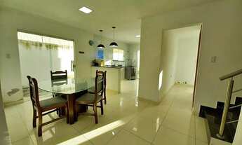 Imagem 2: Casa mobiliada 4/4, suítes, piscina, quiosque, condomínio Arembepe Linha Verde