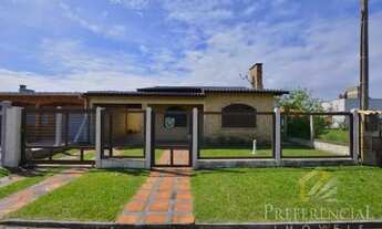 Imagem 2: Casa e Sobrado de 3 dormitórios à Venda - Xangri-lá