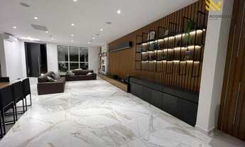 Imagem: Casa com 5 Dormitórios à Venda, 259 m²