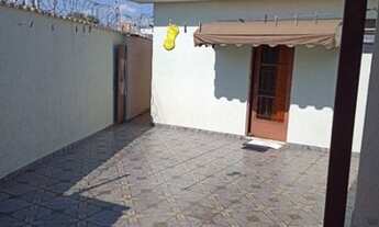 Imagem 7: Casa na Estrada da Bomba, esquina!