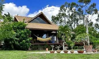 Imagem 2: Casa de condomínio para venda possui 340 metros quadrados com 4 quartos