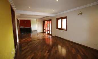 Imagem 3: Imóvel à Venda com Quatro Suítes e Salão de Jogos