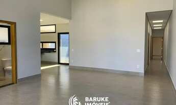 Imagem 4: Casa térrea no condomínio Residencial Laguna, 3 suítes, 5 banheiros e piscina. Com localiz