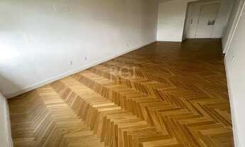 Imagem 4: Apartamento de três dormitórios, suíte e duas vagas de garagem na Rua Ramiro Barcelos, bai