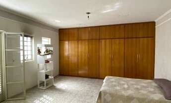 Imagem 6: Casa com Piscina a Venda no Ângela Rosa