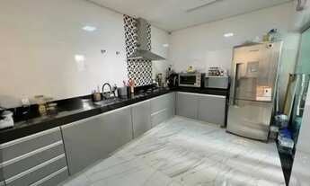 Imagem 2: Casa para venda com 350 metros quadrados com 3 quartos