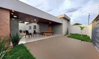 Imagem 2: Vendo casa com piscina