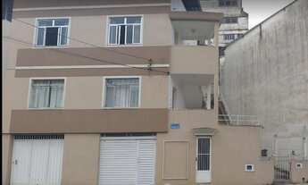 Imagem 2: Casa para Venda em Juiz de Fora, Fábrica, 3 dormitórios, 1 suíte, 3 banheiros, 2 vagas