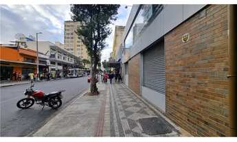 Imagem 3: Loja comercial com 908m² e escada rolante que interliga 02 andares