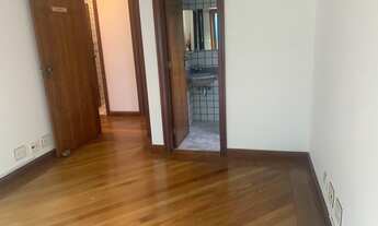 Imagem 2: Casa de Alto padrão na Vila Madalena com 3 andares, com closet e varanda