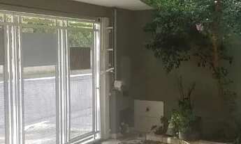 Imagem 2: CASA COM EDÍCULA DE 170M² COM 3 DORMITÓRIOS SENDO 1 SUÍTE NO CAMPO BELO EM SÃO PAULO - SP