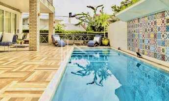 Imagem: FLORIANÓPOLIS - Casa Padrão - JURERÊ