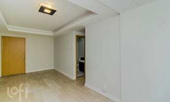 Imagem 2: Apartamento para venda com 62 metros quadrados com 2 quartos em Passo da Areia - Porto Ale