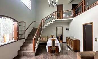 Imagem 4: Casa para venda possui 380 metros quadrados com 4 quartos em Santa Amélia - Belo Horizonte