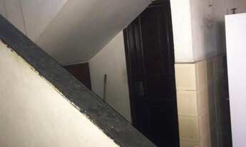 Imagem 7: CASA FRENTE DE RUA, COM 2 VAGAS DE GARAGEM, 4 DORMITORIOS, COZINHA E SALA AMPLA E QUINTAL