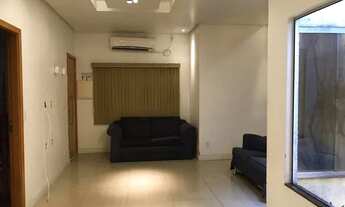 Imagem 2: Casa com 3 quartos, quintal com arvoras frutíferas, agende uma visita