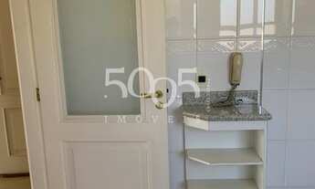 Imagem 5: Com vista linda para a cidade na varanda. Apartamento perfeito para entrar e morar. Armári