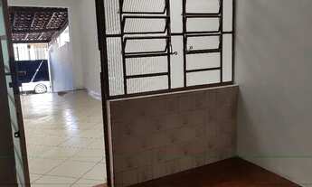 Imagem: Terreno com duas casas