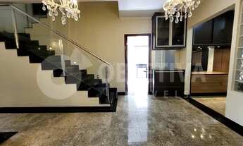 Imagem 7: Belíssima casa estilo sobrado no bairro Alto Umuarama em Uberlândia para aluguel