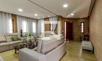 Imagem 2: Casa à Venda - Vila Galvão, 4 Quartos, 750 m2