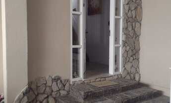 Imagem 7: Sobrado com suíte e, frente ao CLT