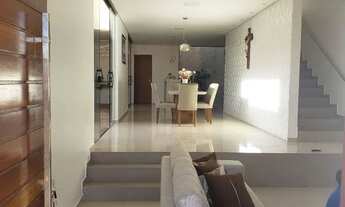 Imagem 2: OPORTUNIDADE... Belíssima casa em condomínio