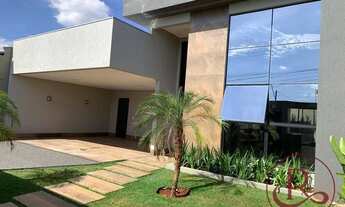 Imagem 2: Casa com 3 Suítes em lote inteiro, com piscina à venda, 187 m² por R$ 1.050.000 - Setor Tr