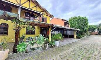 Imagem: Casa com 3 Quartos à Venda, 304 m² Por