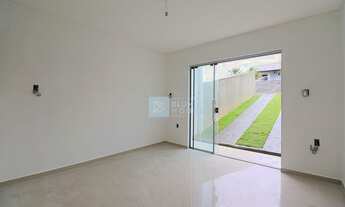 Imagem 3: Sobrado com amplo espaço aos fundos e porão!