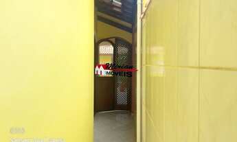 Imagem 4: Casa a venda em bairro residencial a 520 metros do mar com piscina