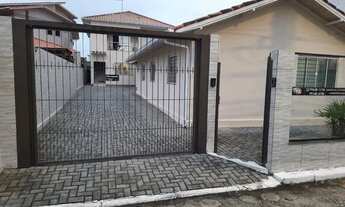 Imagem 2: Casa para aluguel possui 150 metros quadrados com 3 quartos em Centro - Palhoça - Santa Ca