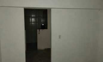 Imagem 6: Alugo kitnet Quarto com aluguel por R$400 /mês