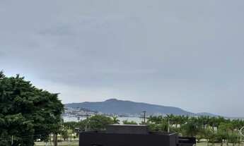 Imagem 3: Apartamento em Coqueiros com 90m², possui 3 dormitórios sendo 1 suíte