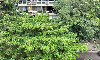 Imagem 2: Leblon - Quadrissíma - Apto para venda tem 154 metros com 3 quartos e 2 vagas