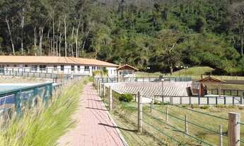 Imagem 2: Apartamento para Venda em Petrópolis, Itaipava, 2 dormitórios, 1 suíte, 2 banheiros, 1 vag