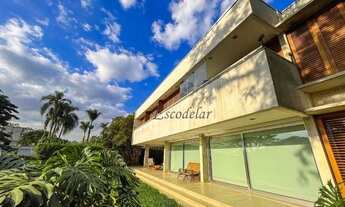 Imagem 6: Casa a venda no Alto de Pinheiros com 4 quartos sendo 4 suites, lazer completo com piscina