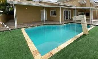 Imagem 2: Casa de condomínio para aluguel com 320 metros quadrados com 4 quartos