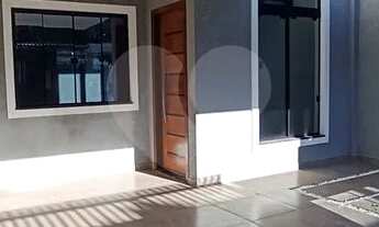 Imagem 2: Casa a venda em Cascavel, bairro Coqueiral, três quartos, uma suíte, duas vagas de garagem