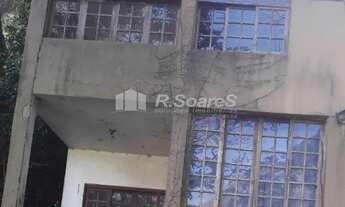 Imagem: Casa Triplex com 5 quartos na Lagoa. Rua