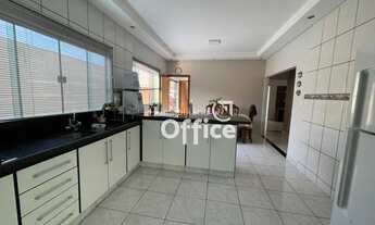 Imagem 5: Casa com 3 dormitórios à venda, 290 m² por R$ 800.000,00 - Anápolis City - Anápolis/GO