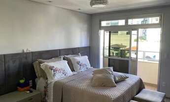 Imagem 2: Apartamento de 4 quartos com 211m²