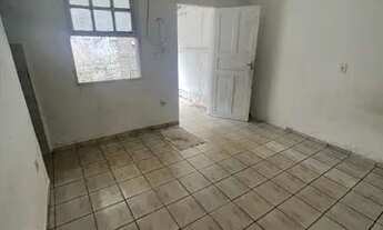 Imagem 3: Aluga se casa um quarto cozinha e banheiro área de serviço